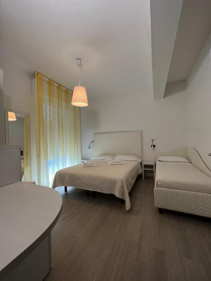 Hotel Leonardo チェゼナーティコ エクステリア 写真
