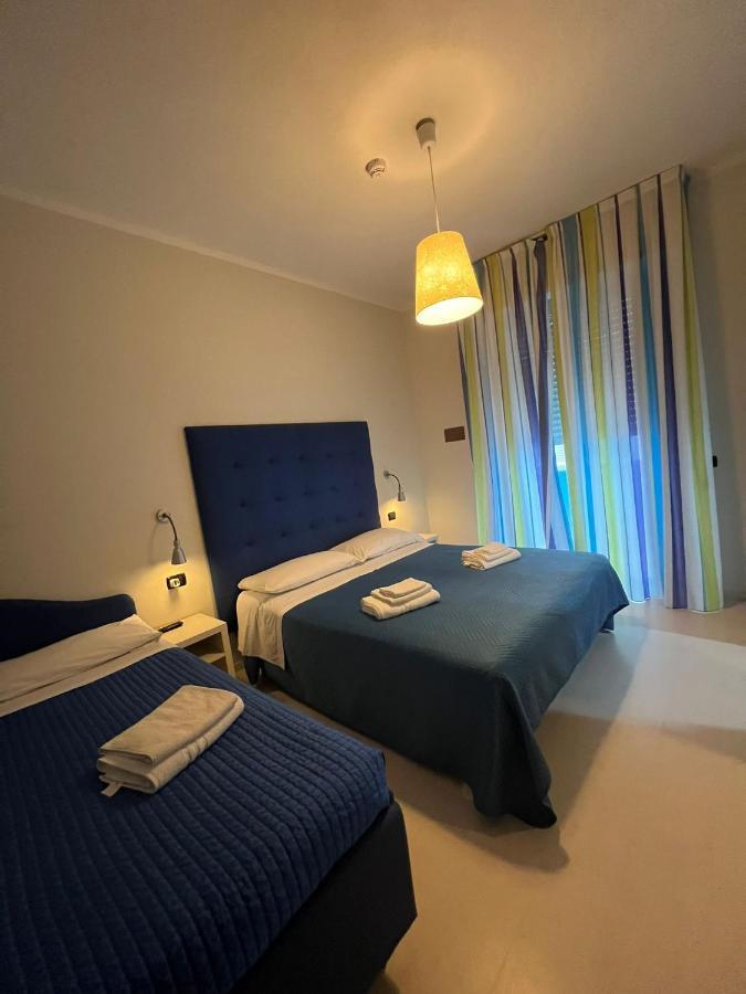 Hotel Leonardo チェゼナーティコ エクステリア 写真