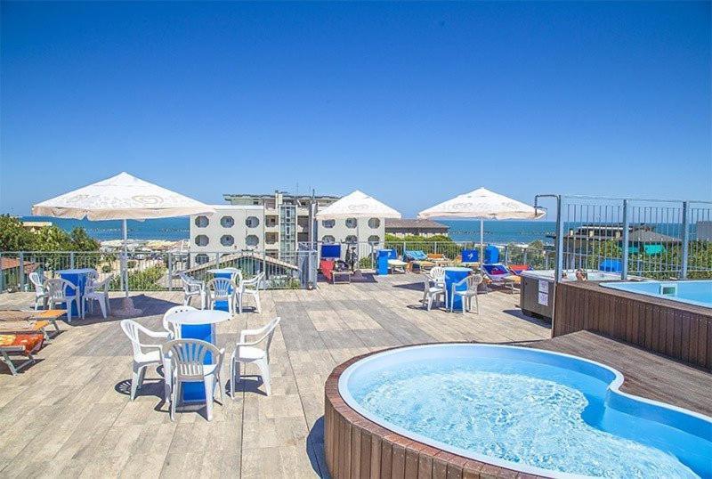 Hotel Leonardo チェゼナーティコ エクステリア 写真