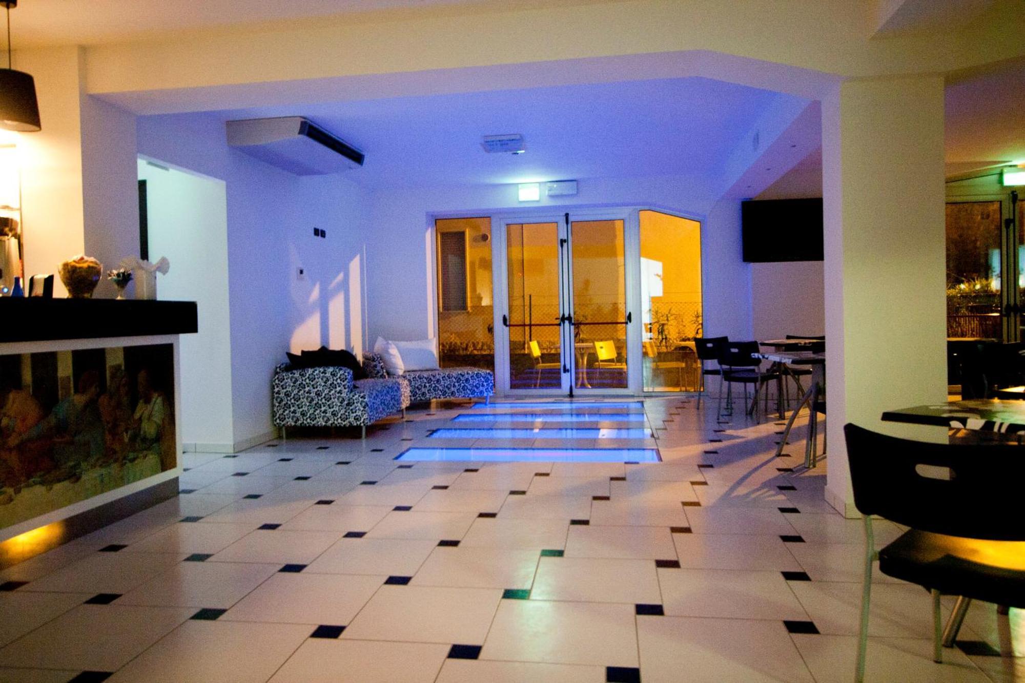 Hotel Leonardo チェゼナーティコ エクステリア 写真